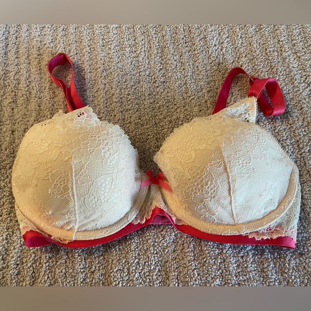 Victoria’s Secret Pink Lace Dream Angels Lined Demi Bra Size 32D